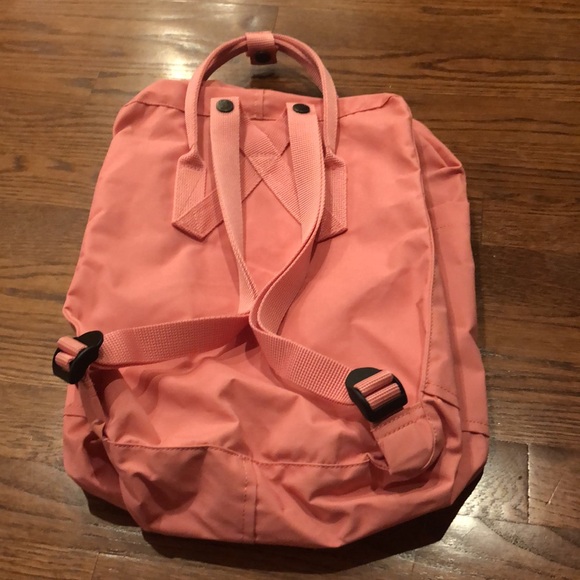 FJALLRAVEN KANKEN Backpack - Picture 2 of 2